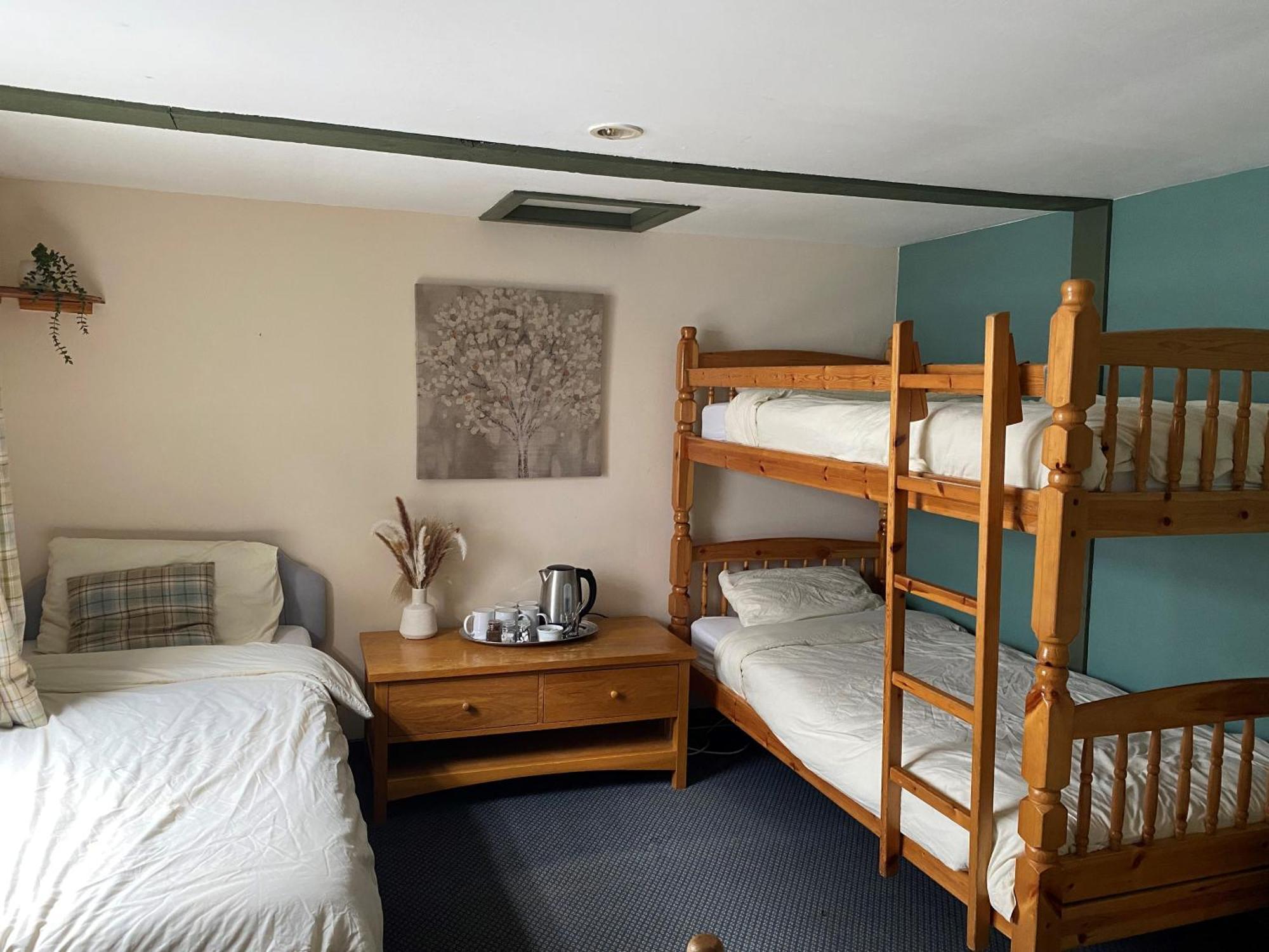 Loch Ness Backpackers Lodge Drumnadrochit Exteriör bild